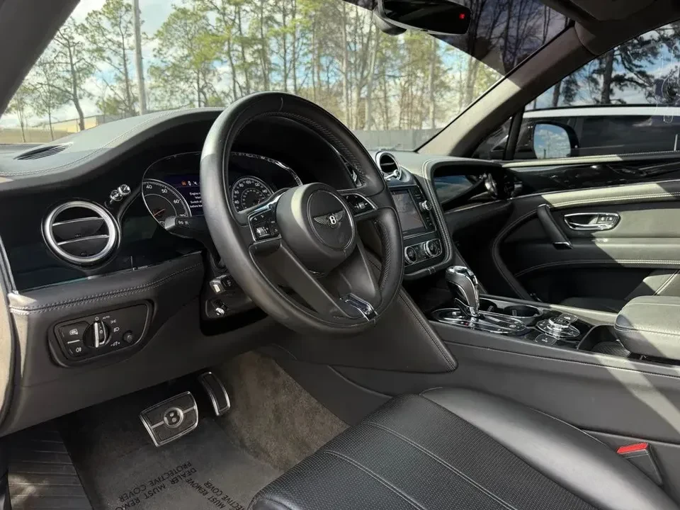 2019 Bentley Bentayga - Image 7 of 17