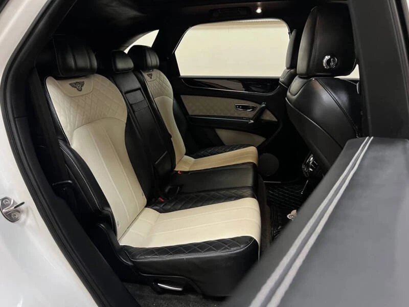 2019 Bentley Bentayga - Image 17 of 20