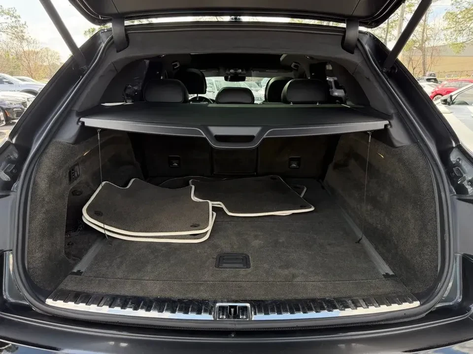 2019 Bentley Bentayga - Image 6 of 17