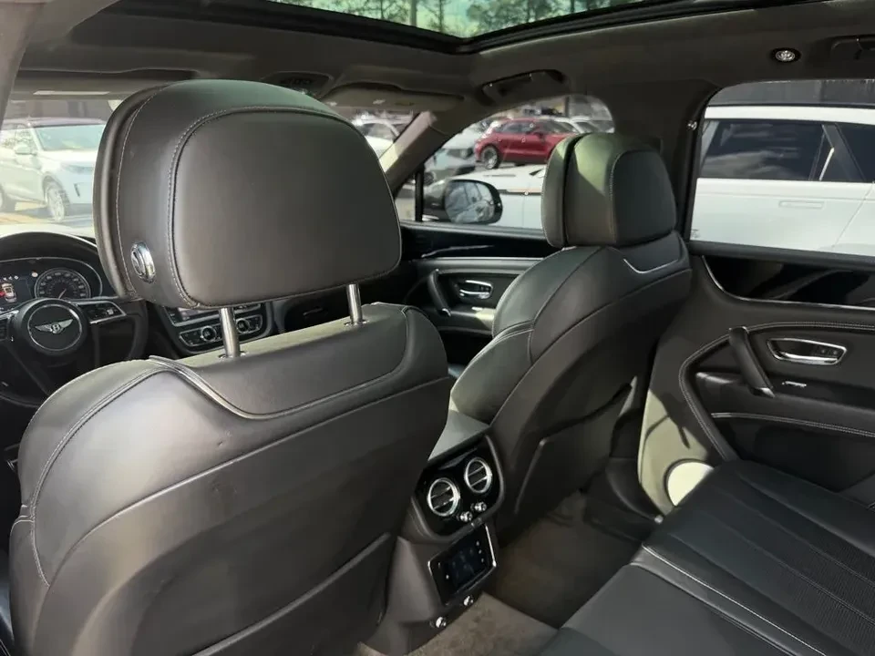 2019 Bentley Bentayga - Image 13 of 17