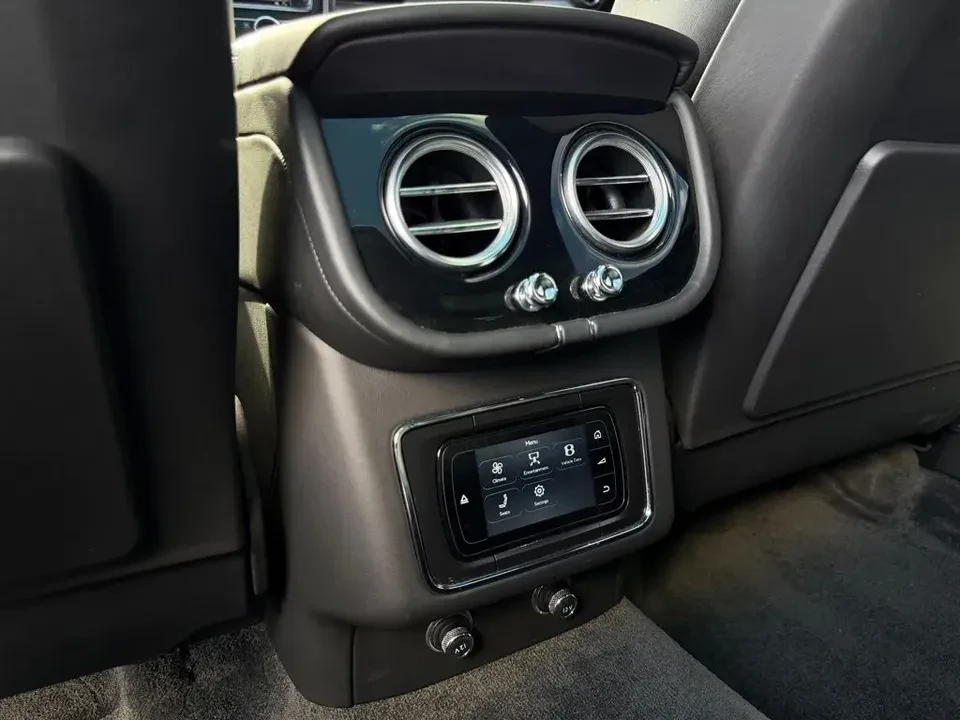 2019 Bentley Bentayga - Image 16 of 17