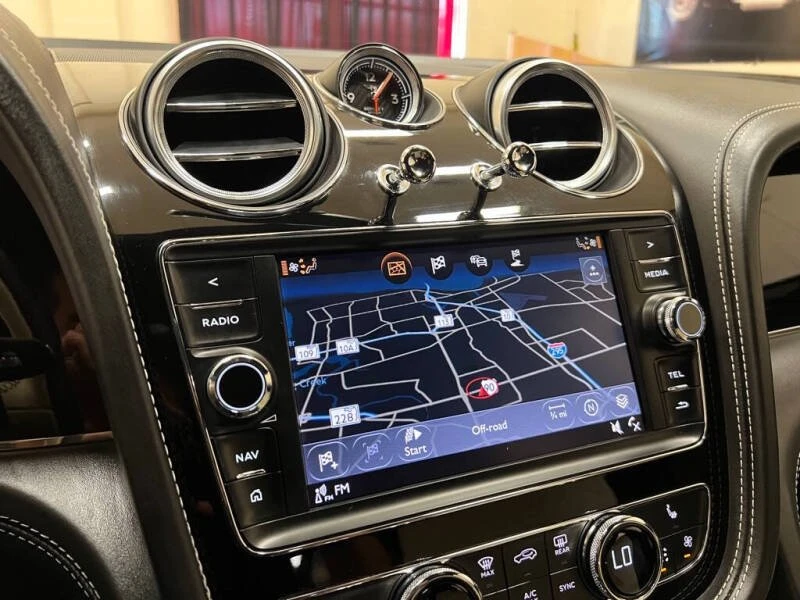 2019 Bentley Bentayga - Image 11 of 17