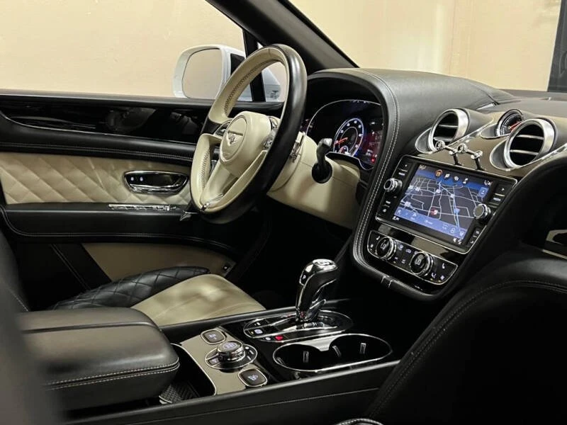 2019 Bentley Bentayga - Image 12 of 20