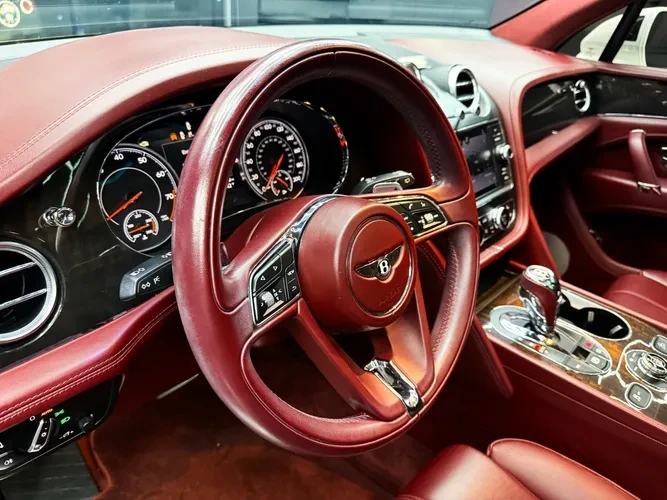 2019 Bentley Bentayga - Image 11 of 20