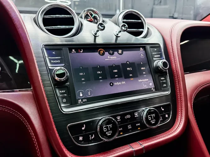 2019 Bentley Bentayga - Image 18 of 20