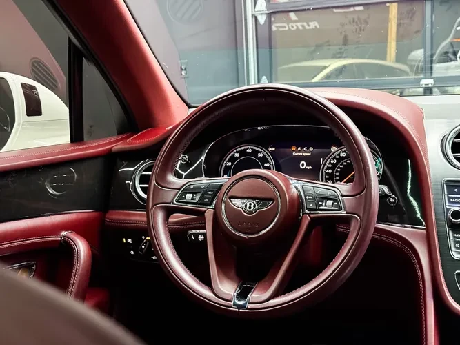 2019 Bentley Bentayga - Image 13 of 20