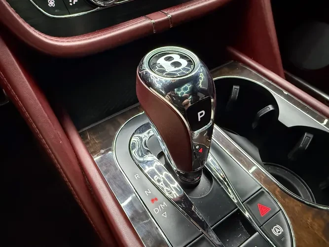 2019 Bentley Bentayga - Image 16 of 20