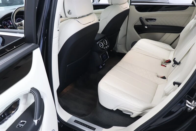 2019 Bentley Bentayga - Image 15 of 20