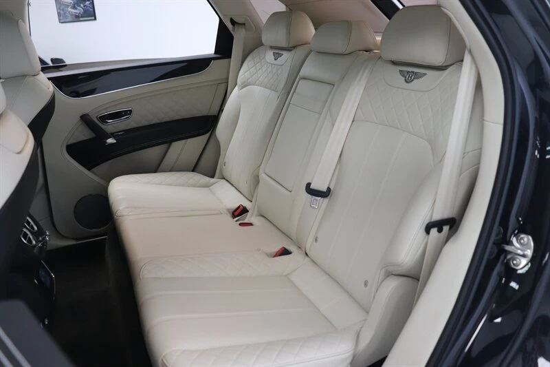 2019 Bentley Bentayga - Image 16 of 20