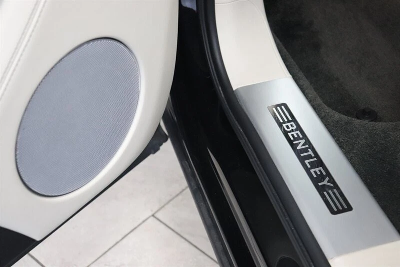 2019 Bentley Bentayga - Image 19 of 20