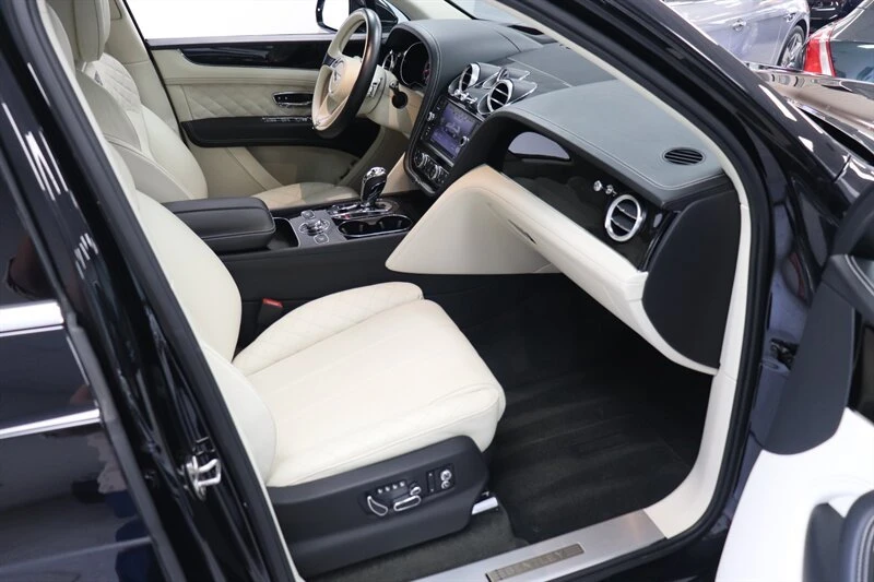 2019 Bentley Bentayga - Image 11 of 20