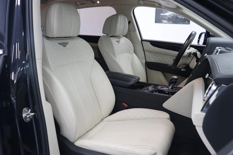 2019 Bentley Bentayga - Image 12 of 20
