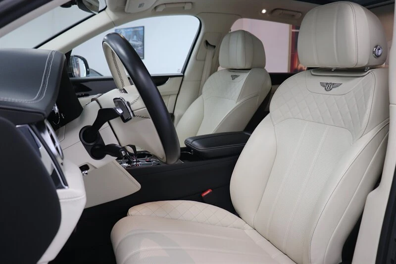2019 Bentley Bentayga - Image 10 of 20