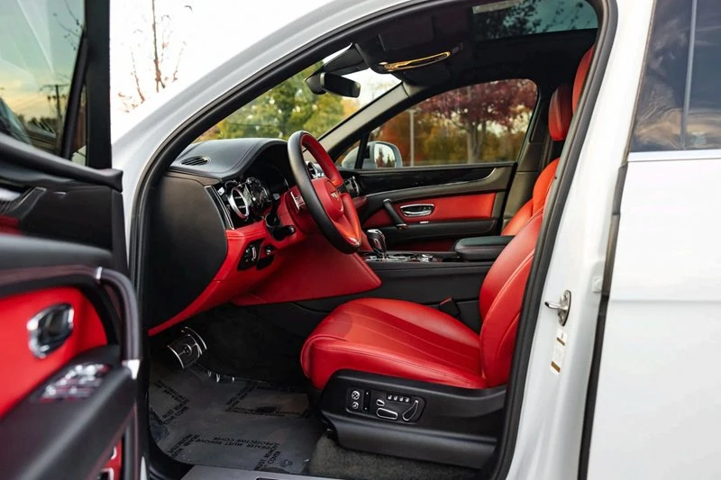 2019 Bentley Bentayga - Image 3 of 3
