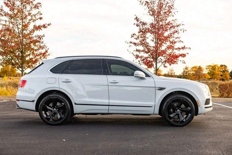 2019 Bentley Bentayga - Image 2 of 3