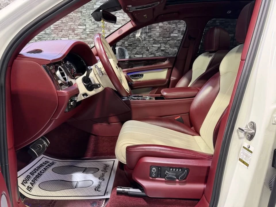 2019 Bentley Bentayga - Image 10 of 20
