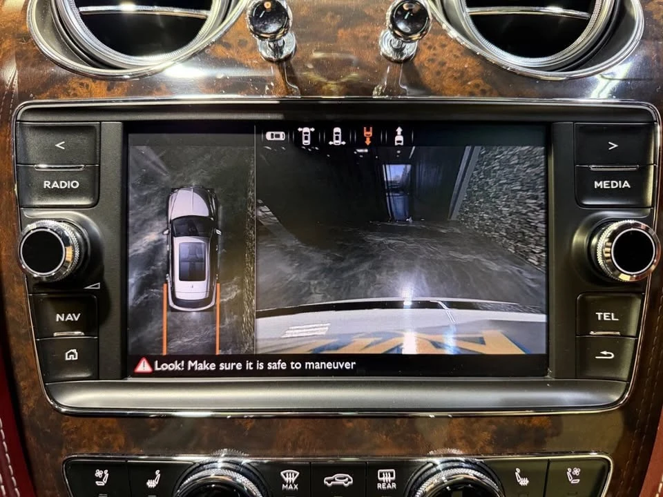 2019 Bentley Bentayga - Image 17 of 20