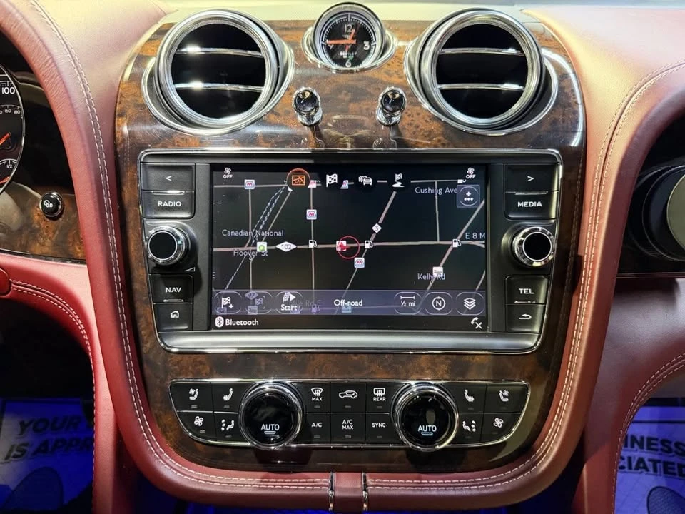 2019 Bentley Bentayga - Image 16 of 20