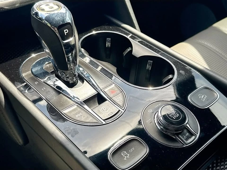 2019 Bentley Bentayga - Image 18 of 20