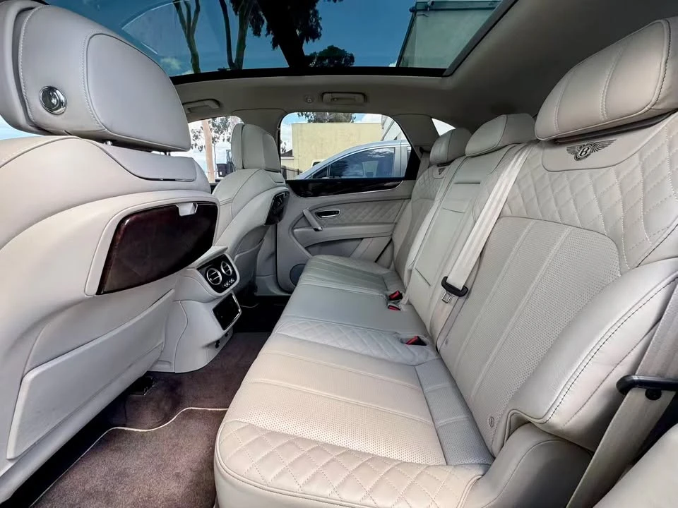 2019 Bentley Bentayga - Image 7 of 19