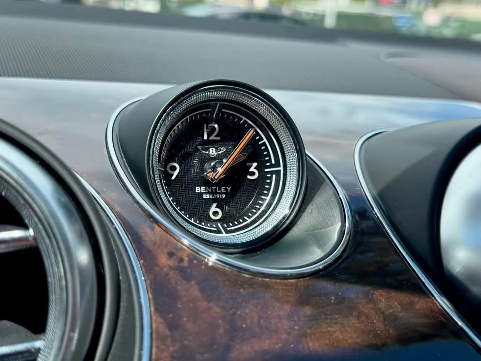 2019 Bentley Bentayga - Image 17 of 19