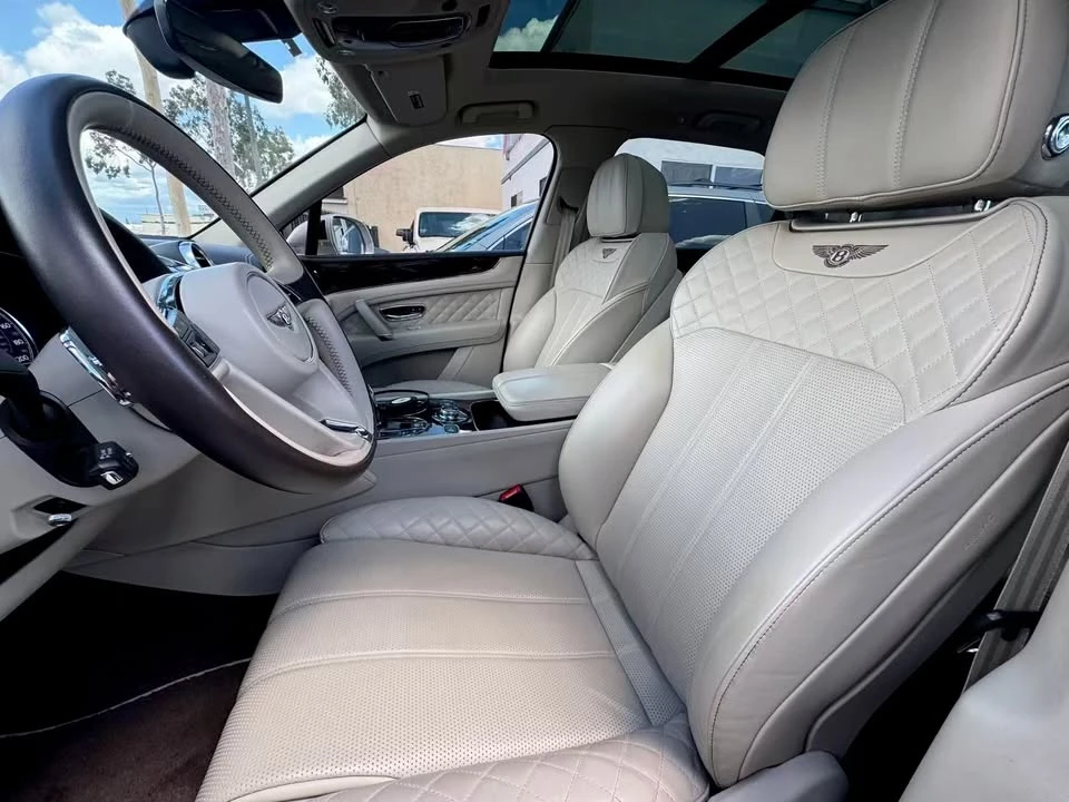 2019 Bentley Bentayga - Image 8 of 19