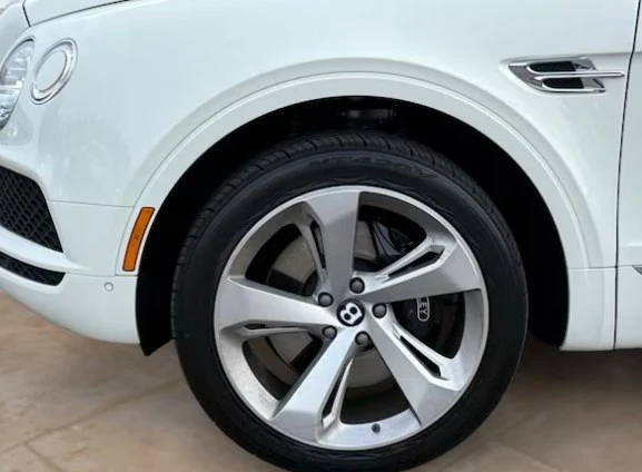 2019 Bentley Bentayga - Image 13 of 14