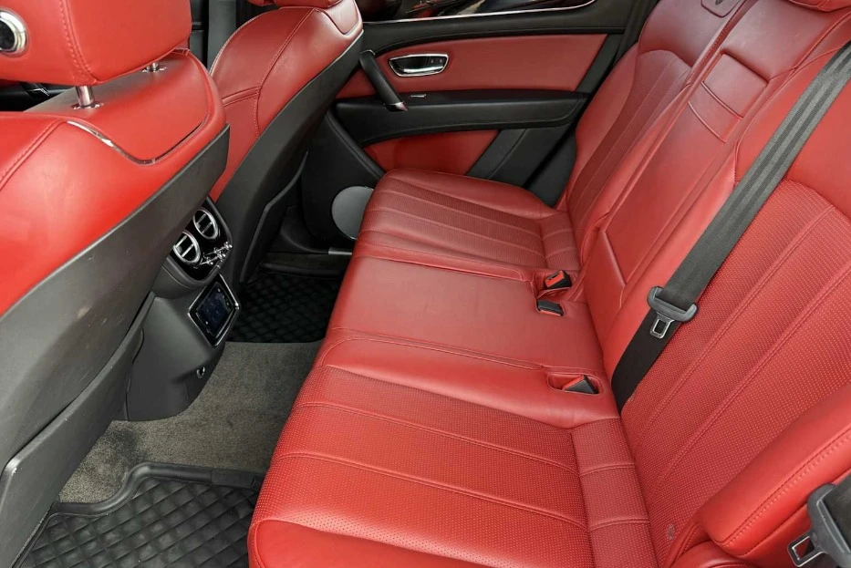 2019 Bentley Bentayga - Image 8 of 14