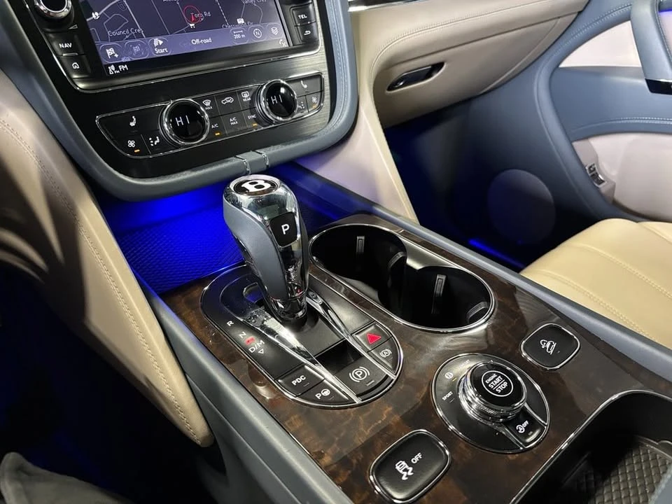 2019 Bentley Bentayga - Image 13 of 20