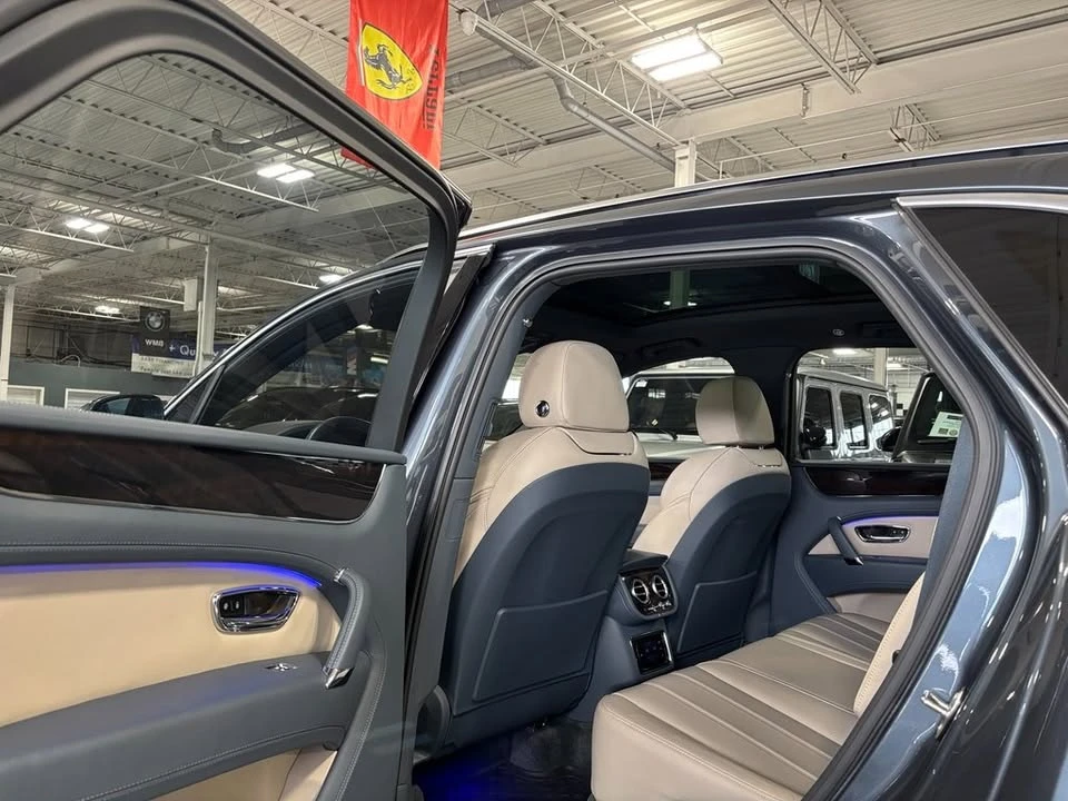 2019 Bentley Bentayga - Image 16 of 20