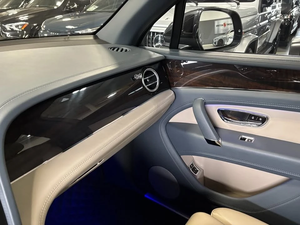 2019 Bentley Bentayga - Image 8 of 20