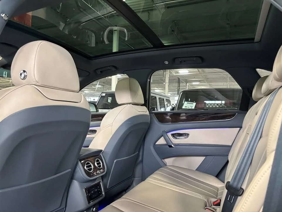 2019 Bentley Bentayga - Image 17 of 20