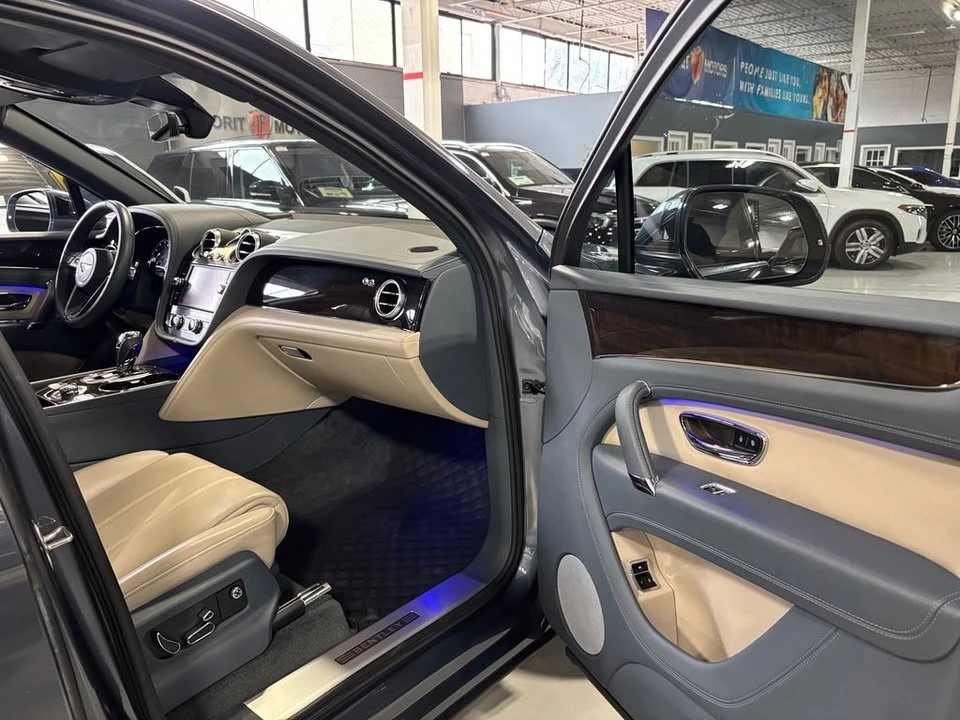 2019 Bentley Bentayga - Image 7 of 20