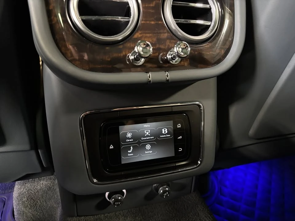 2019 Bentley Bentayga - Image 11 of 18