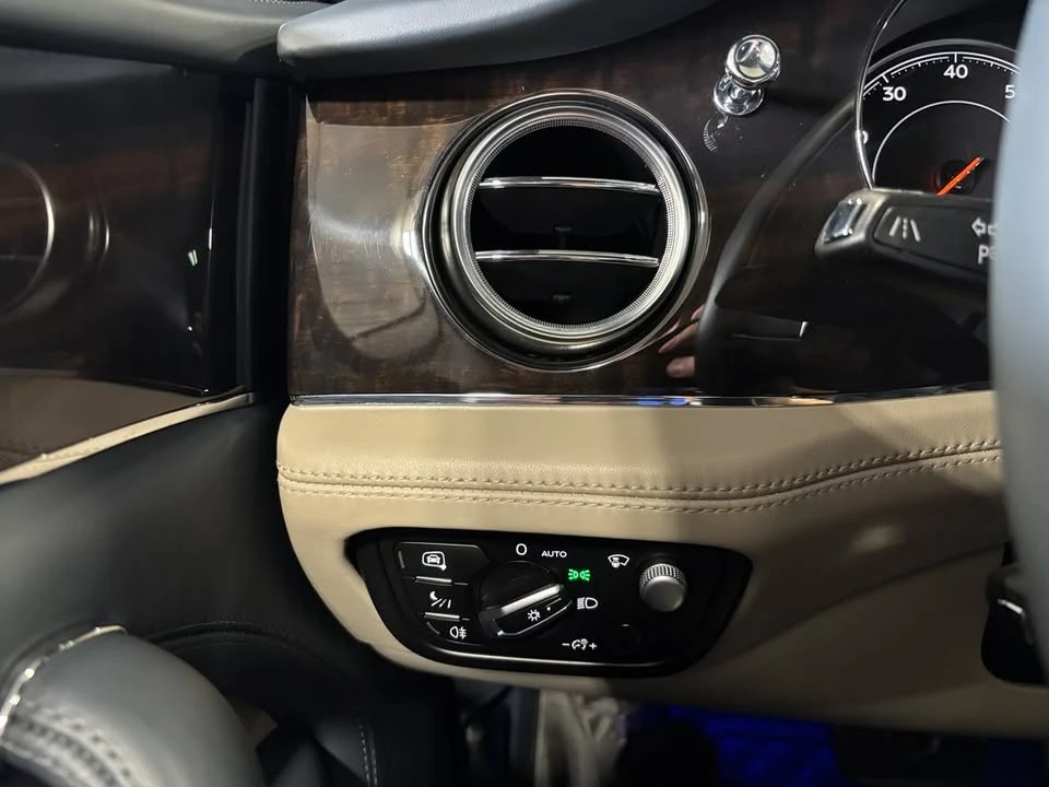 2019 Bentley Bentayga - Image 14 of 18