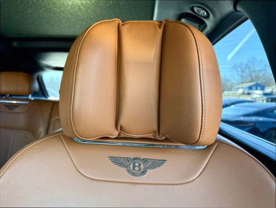 2019 Bentley Bentayga - Image 15 of 16