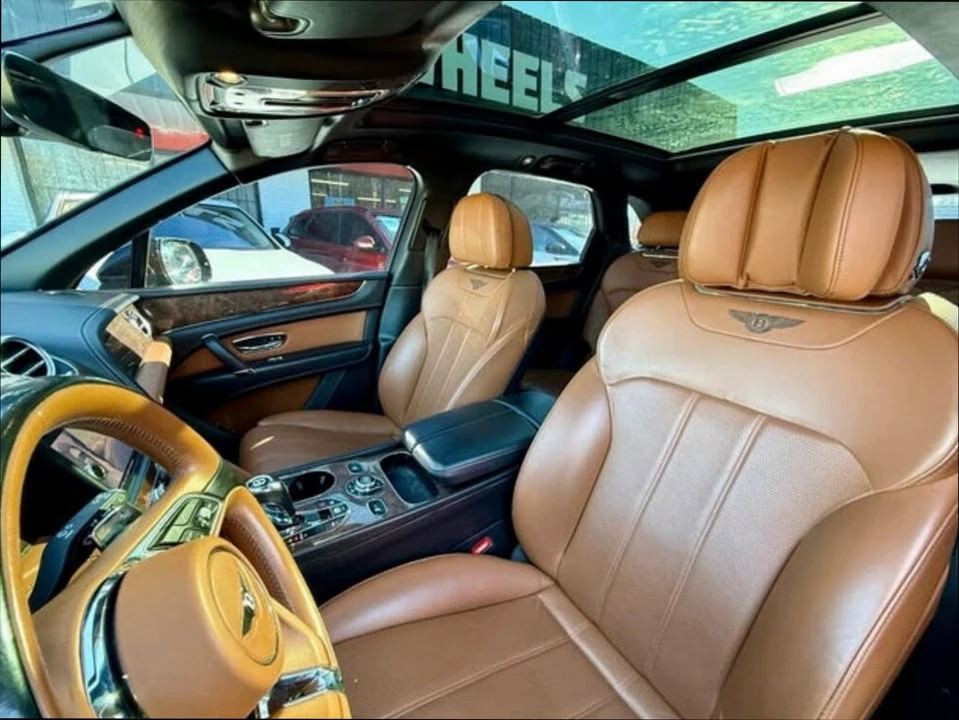 2019 Bentley Bentayga - Image 13 of 16