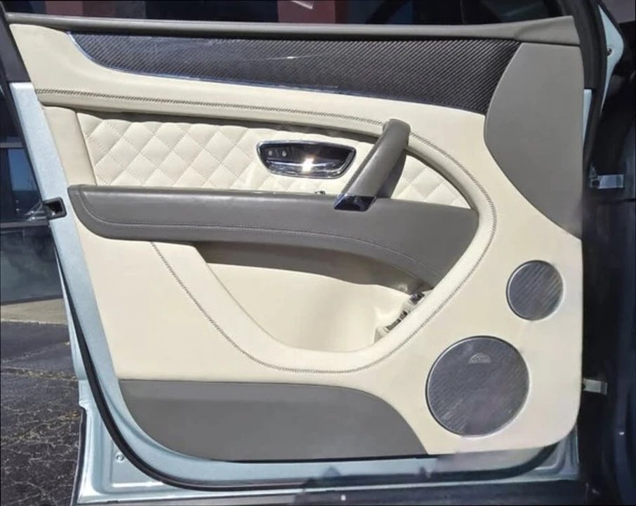 2019 Bentley Bentayga - Image 10 of 15