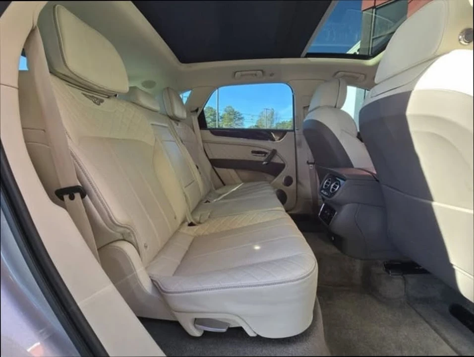 2019 Bentley Bentayga - Image 12 of 15