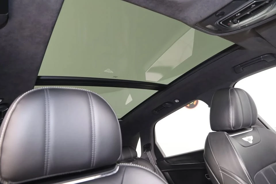 2019 Bentley Bentayga - Image 8 of 20