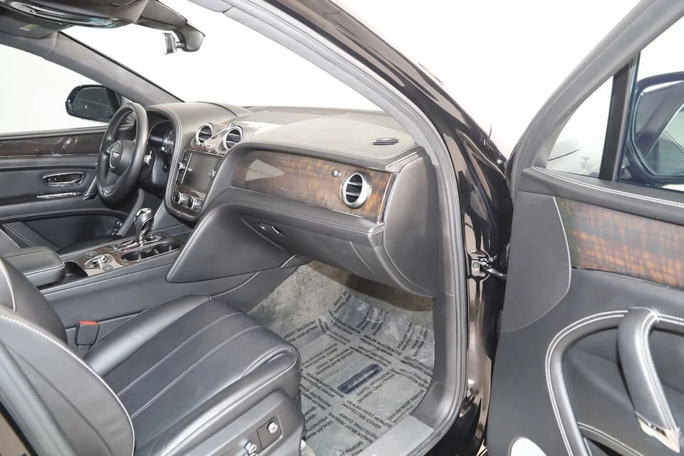 2019 Bentley Bentayga - Image 16 of 20