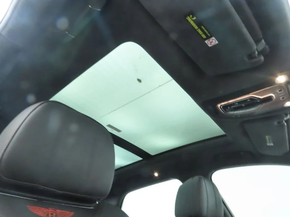 2019 Bentley Bentayga - Image 17 of 18