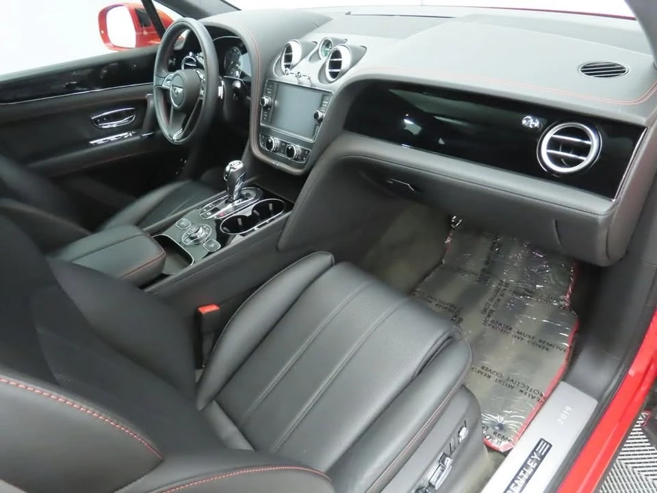 2019 Bentley Bentayga - Image 16 of 18