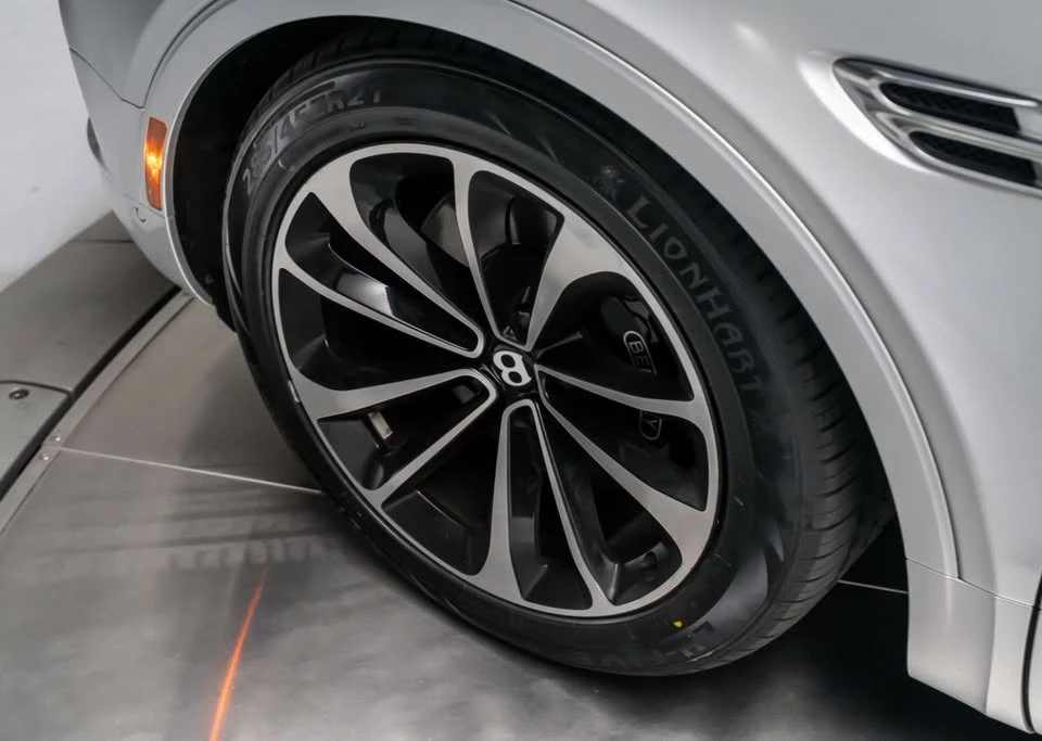 2019 Bentley Bentayga - Image 14 of 20