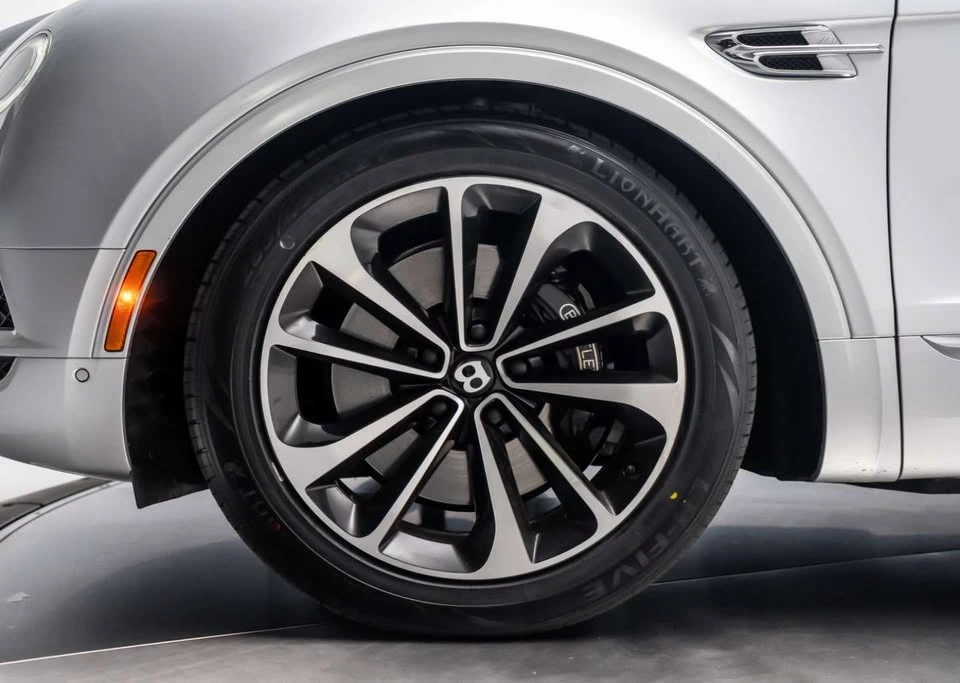 2019 Bentley Bentayga - Image 13 of 20