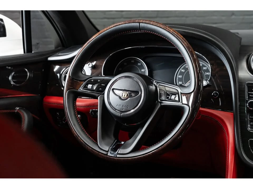 2019 Bentley Bentayga - Image 7 of 9