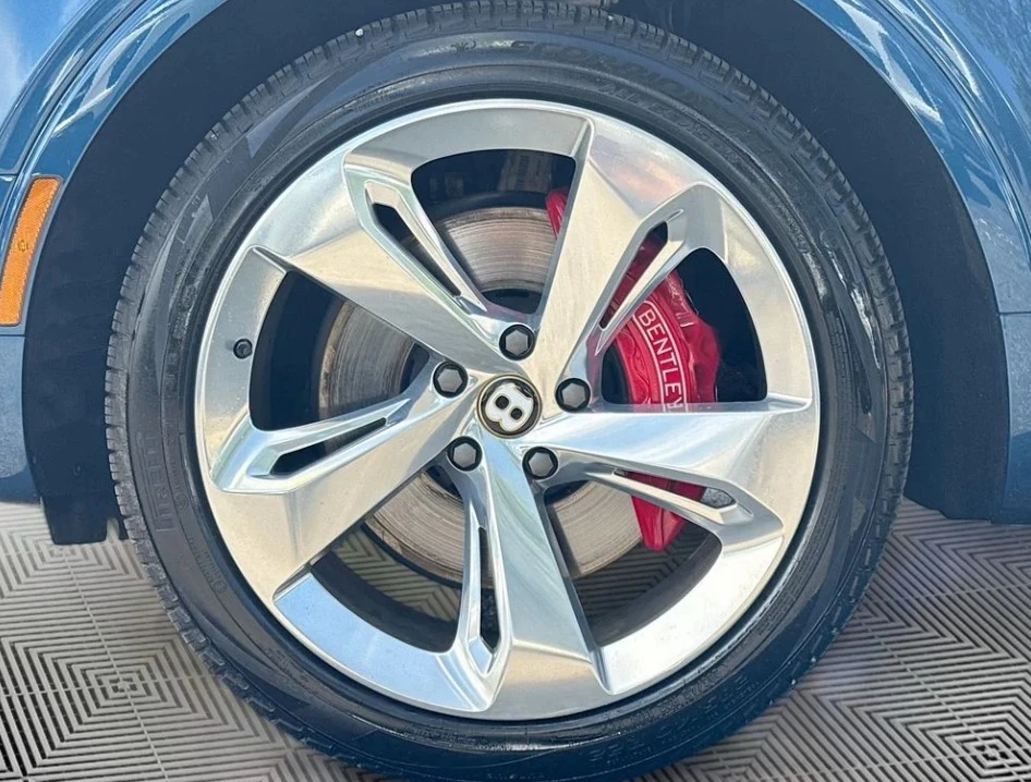 2019 Bentley Bentayga - Image 11 of 11