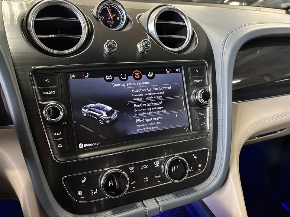 2019 Bentley Bentayga - Image 12 of 18