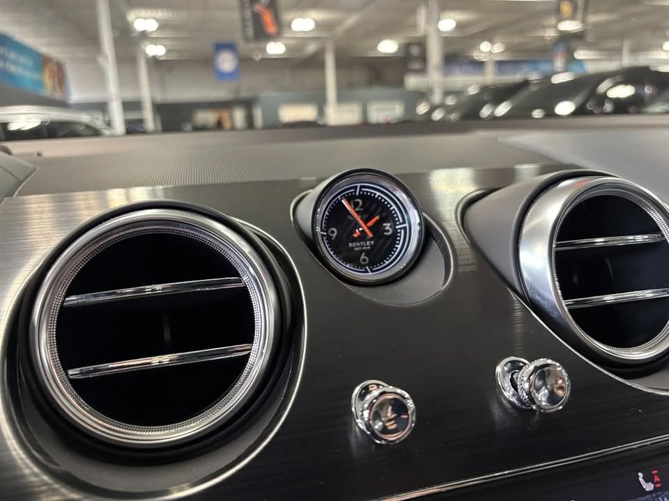 2019 Bentley Bentayga - Image 11 of 18