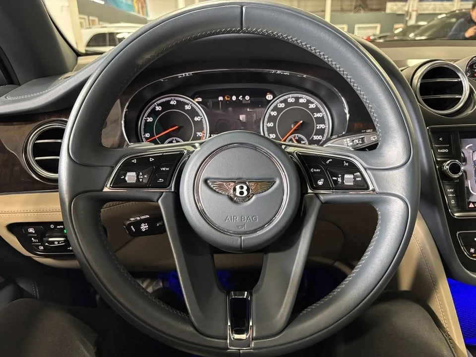 2019 Bentley Bentayga - Image 8 of 18